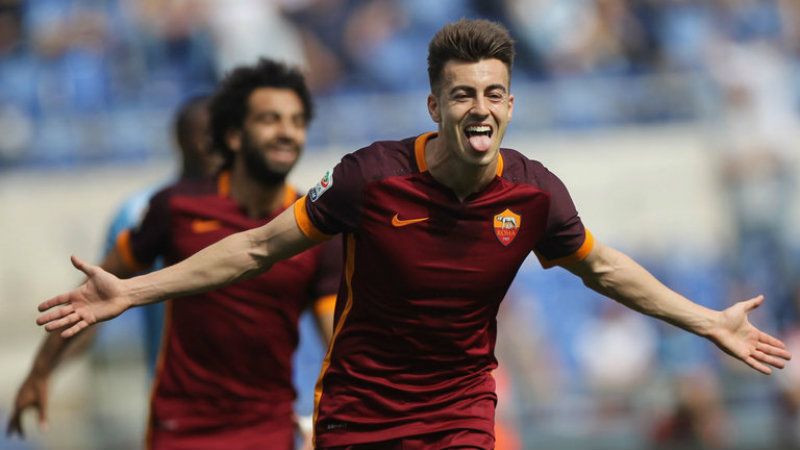 Stephan El Shaarawy merayakan gol. Copyright: © Skysports