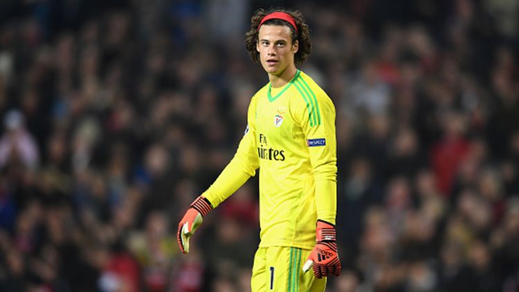 Kiper muda Benfica, Mile Svilar. Copyright: © Getty Images