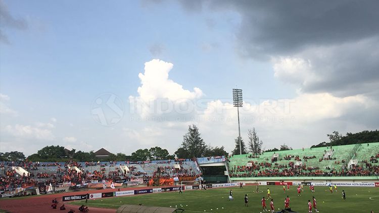 Stadion Manahan Jelang Persija vs Persib, Jumat 3/11/2017. Copyright: © Muhammad Adiyaksa/INDOSPORT