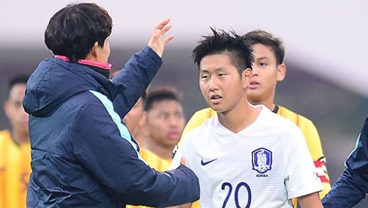 Pemain muda Korea Selatan,Lee Kang-in, berhasil melakoni debut bersama Valencia. Copyright: © sports.mk.co.kr