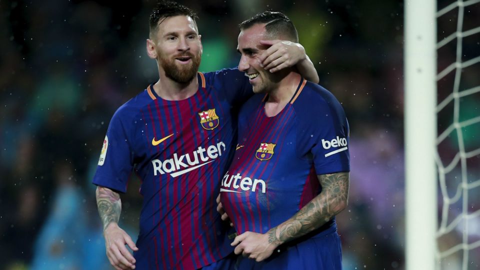 Lionel Messi selebrasi bersama Paco Alcacer. Copyright: &copy; Getty Images