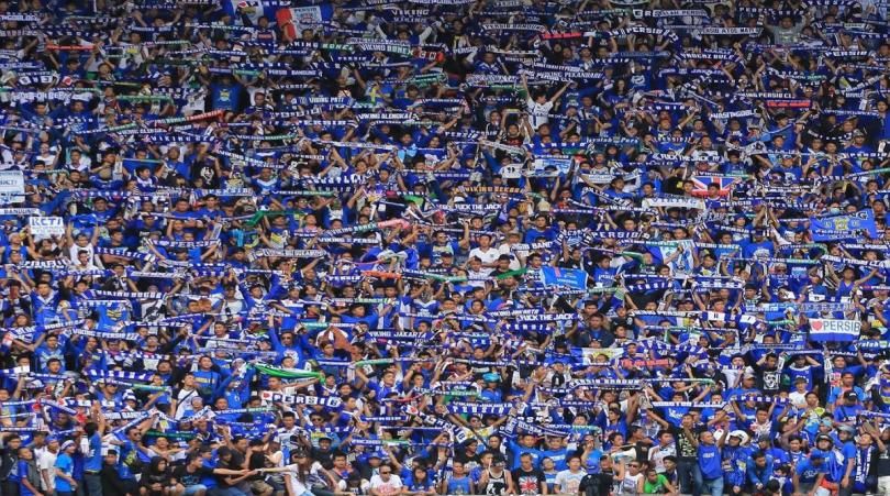 Bobotoh Persib Bandung siapkan lagu perpisahan. Copyright: © https://www.fourfourtwo.com