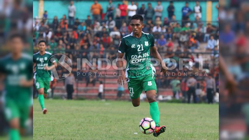 Frets Butuan, salah satu pemain PSMS Medan. Copyright: © Kesuma Ramadhan/INDOSPORT