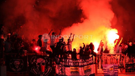 Persipura Jayapura U-19 vs Persib Bandung U-19. Copyright: © INDOSPORT/Herry Ibrahim