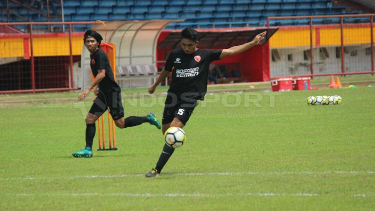 Teman Dekatnya Cetak 2 Gol Keren di PSM, Asnawi Berikan Emot Api. Copyright: © Basri/INDOSPORT