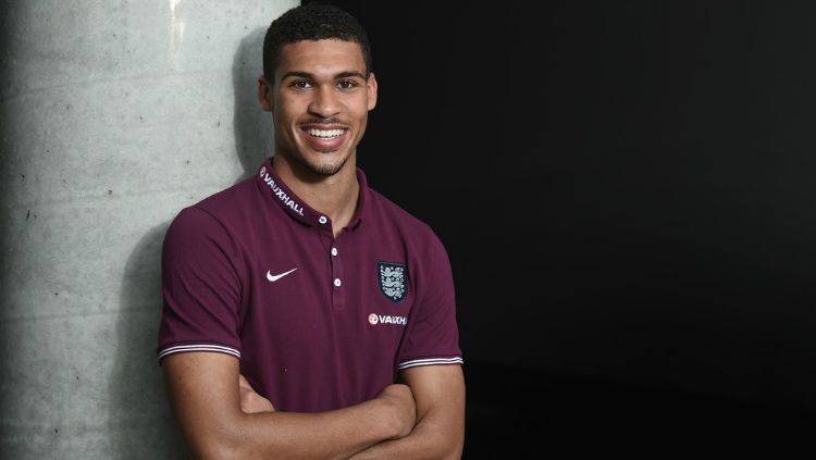 Ruben Loftus-Cheek, gelandang Timnas Inggris. Copyright: © INDOSPORT