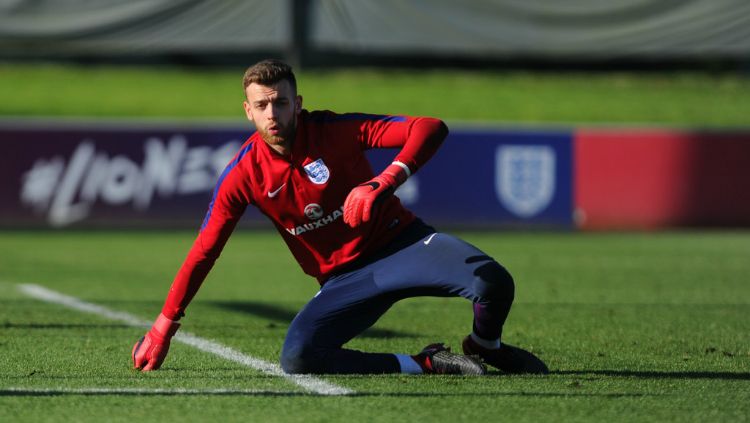 Penjaga gawang Southampton Angus Gunn, saat berlatih bersama timnas Inggris U-21 Copyright: © Getty Images