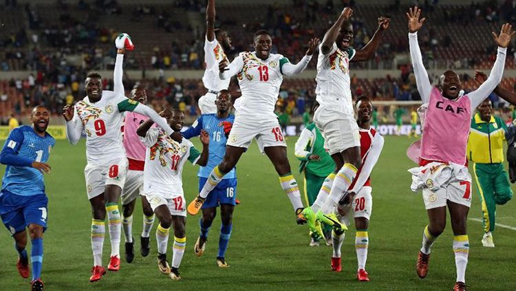 Selebrasi para pemain Senegal setelah memastikan lolos ke Piala Dunia 2018. Copyright: © Reuters