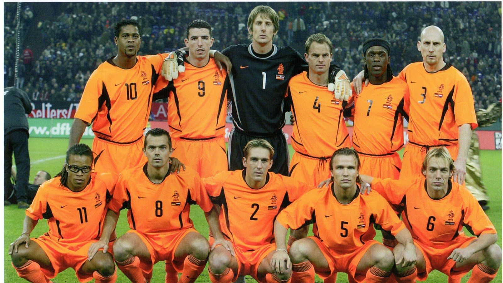 Timnas Belanda 2002. Copyright: © Soccer Nostalgia
