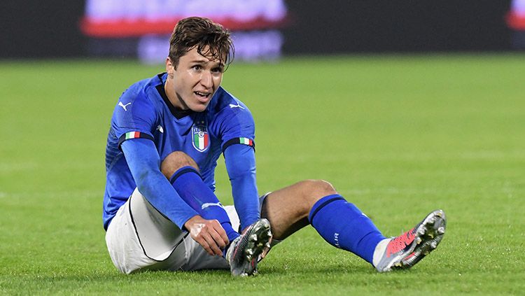 Kabar tak mengenakkan dialami Raksasa Liga Italia, Juventus di mana klub berjuluk I Bianconeri tersebut harus kehilangan Federico Chiesa hingga akhir musim. Copyright: © Getty Images