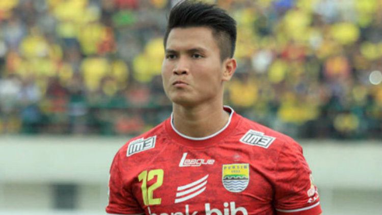Mantan kiper cadangan Persib Bandung memberikan tanda-tanda akan hijrah ke PSM Makassar melalui Instagram. Copyright: © Persib.co.id