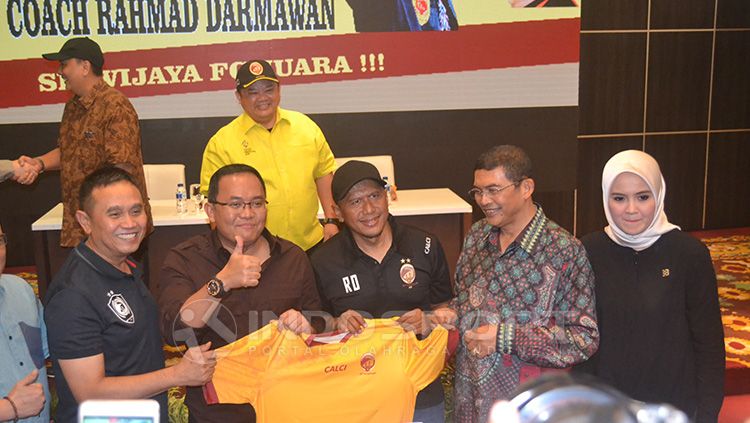 Rahmad Darmawan resmi jadi pelatih Sriwijaya FC. Copyright: © Muhammad Effendi/INDOSPORT