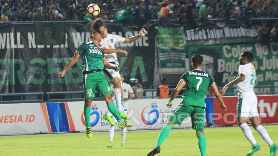 PSMS Medan vs Persebaya Surabaya Copyright: © Arif Rahman/Indosport.com