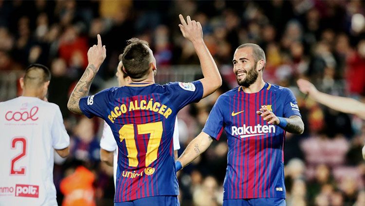 Paco Alcacer merayakan golnya ke gawang Real Murcia. Copyright: © FCBARCELONA
