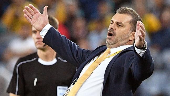 Pelatih baru Tottenham, Ange Postecoglou, membutuhkan sosok seperti Wilfried Singo. Otomatis, The Spurs menjadi rival AC Milan dalam perebutan sang pemain. Copyright: © Herald Sun