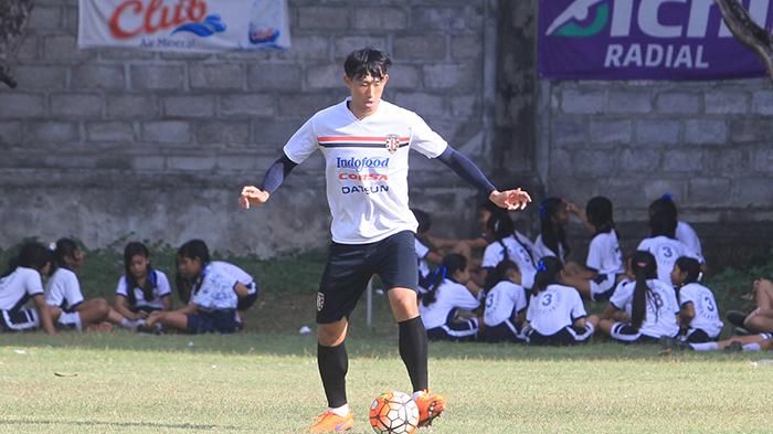 Ahn Byung Keon tampil memuakau bersam Bali United. Copyright: © Tribun Bali