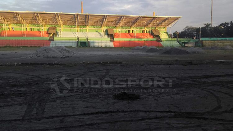 Renovasi Stadion Teladan. Copyright: © Kesuma Ramadhan/INDOSPORT