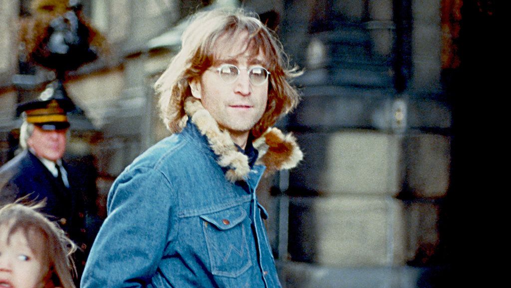 Penggalan lirik lagu Imagine miliki John Lennon diunggah dalam bahasa Jawa. Copyright: © Billboard
