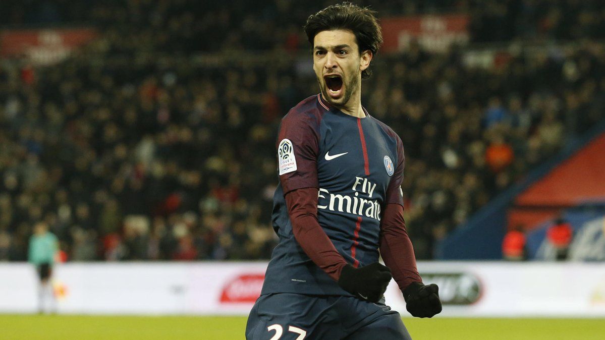 Javier Pastore merayakan golnya ke gawang Lille. Copyright: © Twitter/@PSG_English