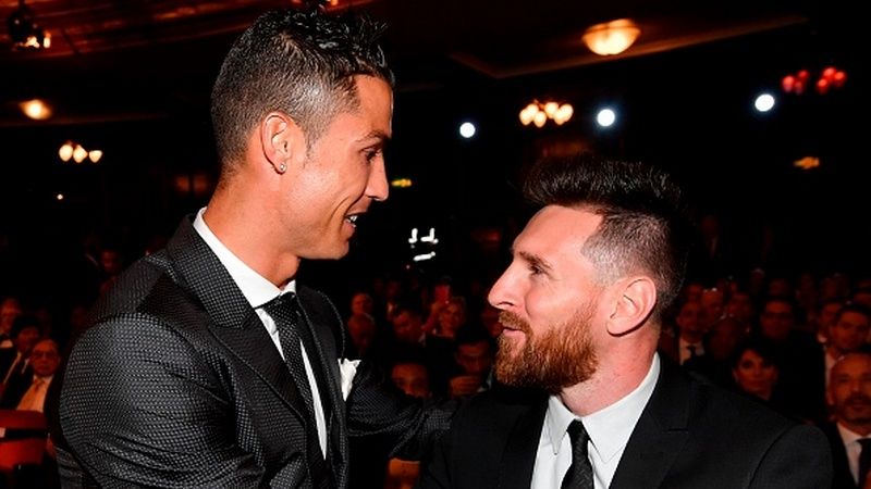 Lewat ucapan Lionel Messi, Cristiano Ronaldo bisa saja gabung Barcelona pada bursa transfer musim panas nanti. Copyright: © INDOSPORT