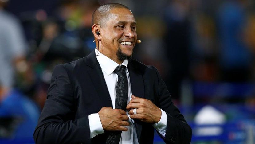 Roberto Carlos menyatakan bahwa Roy Hodgson adalah orang yang paling bertanggung jawab atas kegagalan kariernya di Inter Milan. Copyright: © Indosport.com