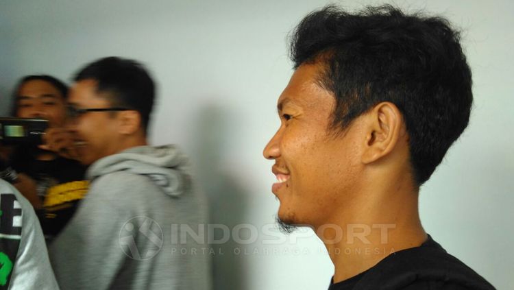 Eka Ramdani saat akan mengikuti latihan bersama Persib Bandung. Copyright: &copy; Arif Rahman/INDOSPORT