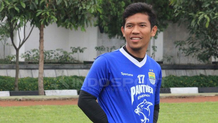 Eka Ramdani melakukan latihan bersama Persib Bandung. Copyright: © Arif Rahman/INDOSPORT