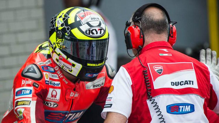 Helm KYT MotoGP. Copyright: © motogp