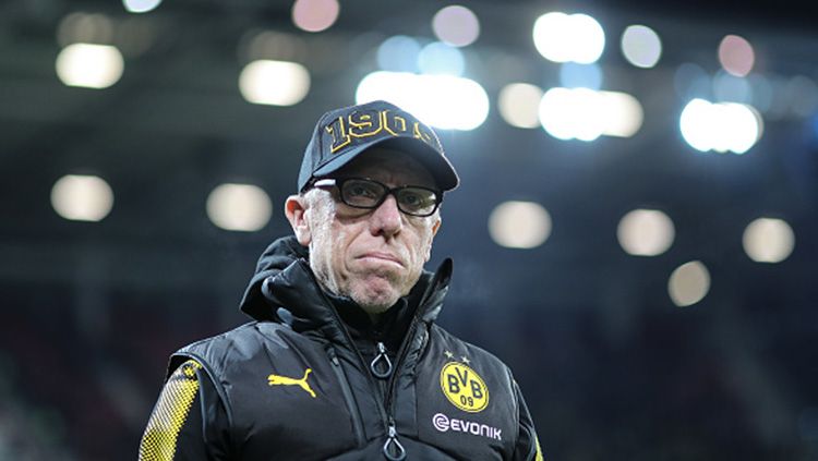 Pelatih Borussia Dortmund, Peter Stoeger. Copyright: © INDOSPORT