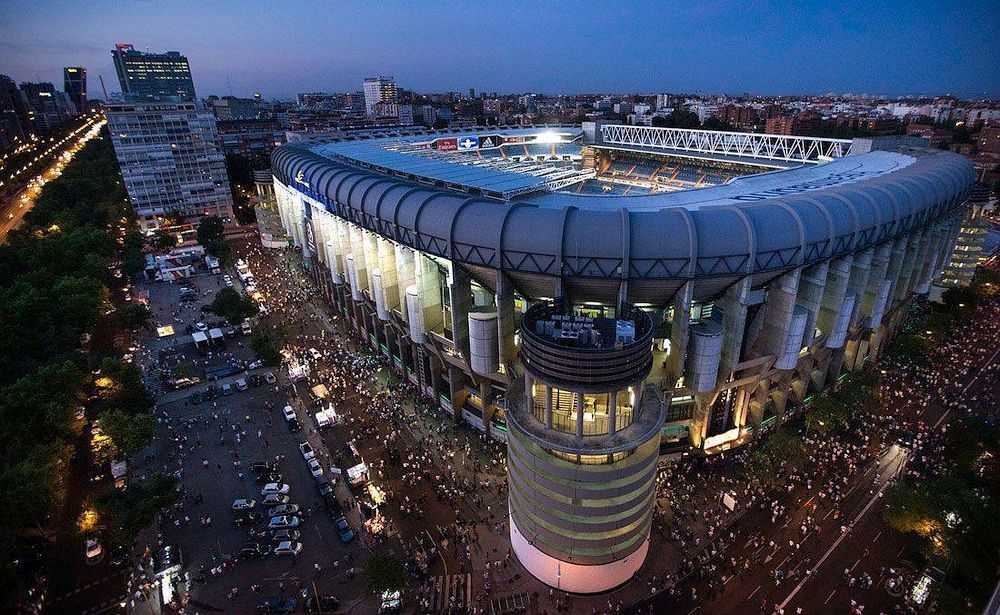 Santiago Bernabeu disamakan dengan Stadion Marora milik Perseru Serui. Copyright: © -