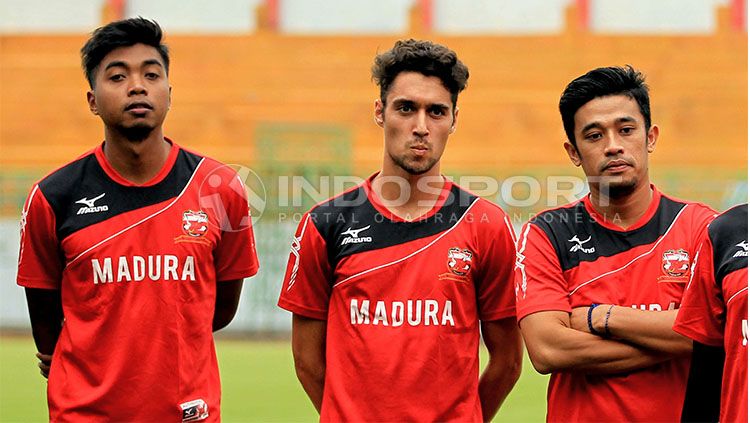 Kevin Scheunemann ikuti trial di Madura United. Copyright: © INDOSPORT/Ian Setiawan