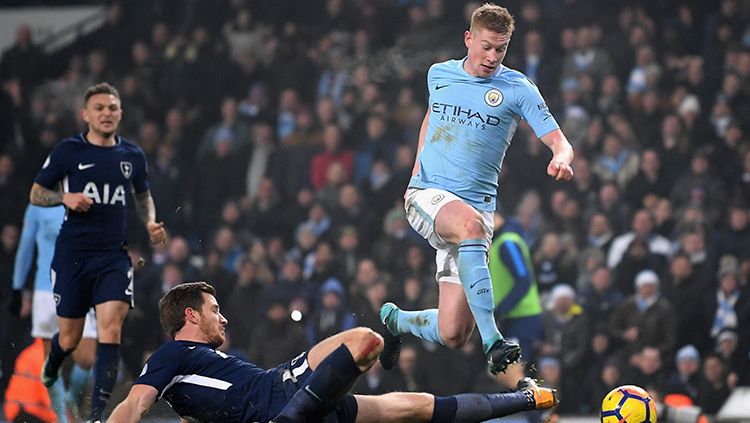 Kevin De Bruyne di laga melawan Tottenham Hotspur. Copyright: © INDOSPORT