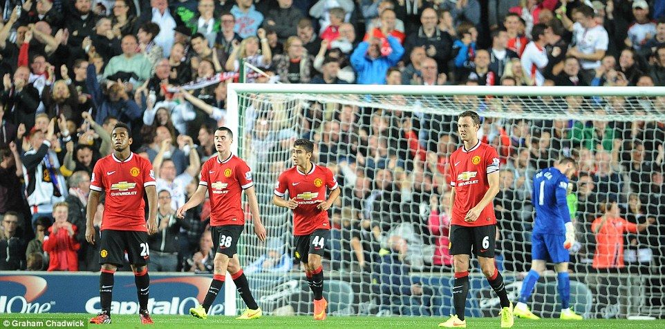 Milton Keynes Dons vs Manchester United. Copyright: © Daily Mail