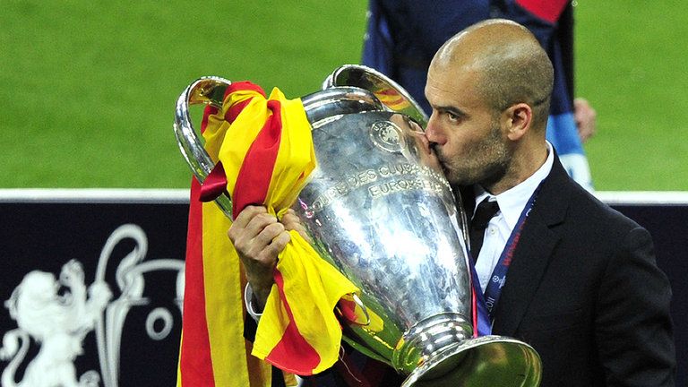 Pep Guardiola saat menjuara Liga Champions bersama Barcelona. Copyright: © Skay Sport
