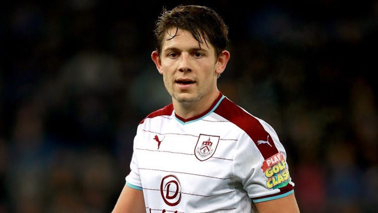 Bek Burnley, James Tarkowski. Copyright: © INDOSPORT