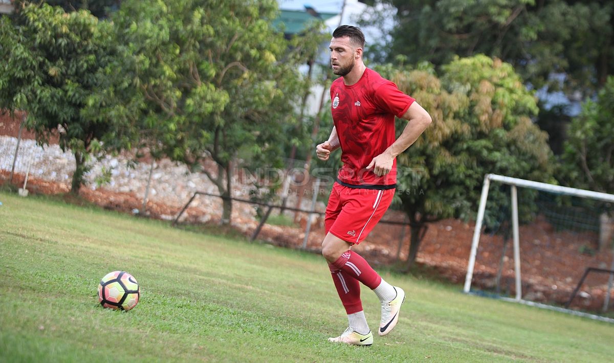 Aksi Marko Simic di latihan Persija Copyright: © Herry Ibrahim/Football265.com