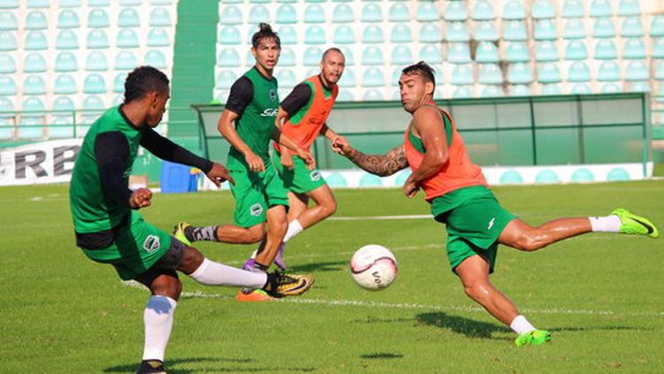 Pemain FC Juarez saat berlatih. Copyright: &copy; elpasotimes.com
