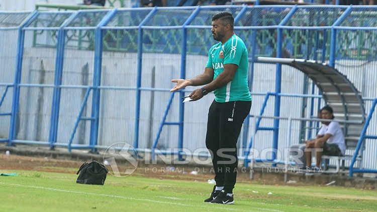 Danilo Fernando berharap Seto Nurdiyanto tetap memiliki karier gemilang walaupun tidak melatih PSS Sleman lagi. Copyright: © Indosport/Ian Setiawan