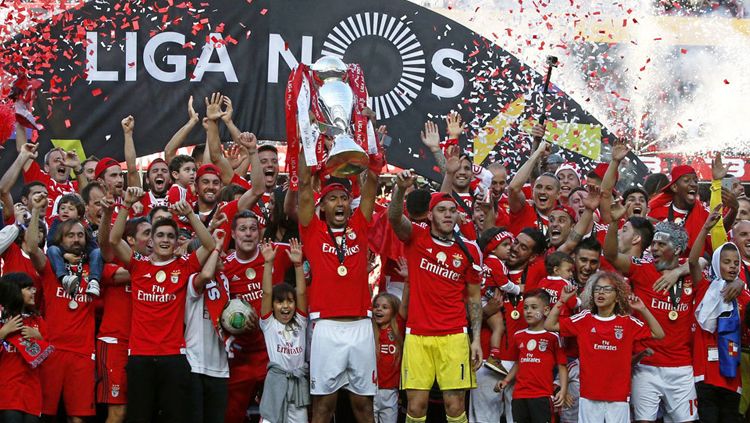 Benfica saat merayakan kemenangan. Copyright: © marca