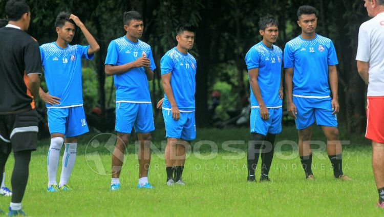 Sesi Latihan Arema FC. Copyright: © Ian Setiawan/INDOSPORT