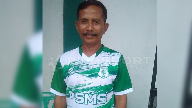 Pelatih PSMS Medan, Djajang Nurjaman, atau kerap disapa Djanur. Copyright: © Kesuma Ramadhan/INDOSPORT