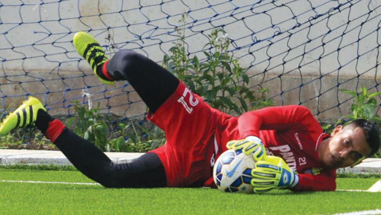 Penjaga gawang Sriwijaya FC, Imam Arief Fadillah, mengaku siap menampilkan permainan terbaiknya di mana pun lanjutan kompetisi Liga 2 2020 digelar. Copyright: © Pojok Jabar