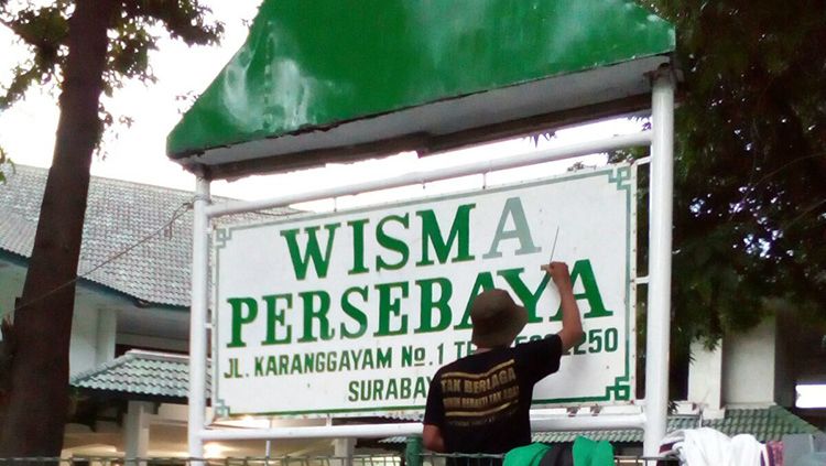 Wisma Persebaya di Jalan Karanggayam, Surabaya. Copyright: © Emosi Jiwaku