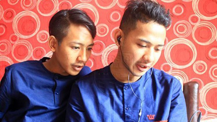 Beckham Putra Nugraha dan Gian Zola Nasrullah. Copyright: © Persib