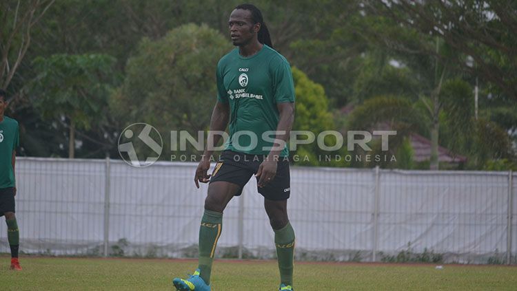 Mohammadou Al Hadji saat menjalani trial bersama Sriwijaya FC. Copyright: © Muhammad Effendi/INDOSPORT.