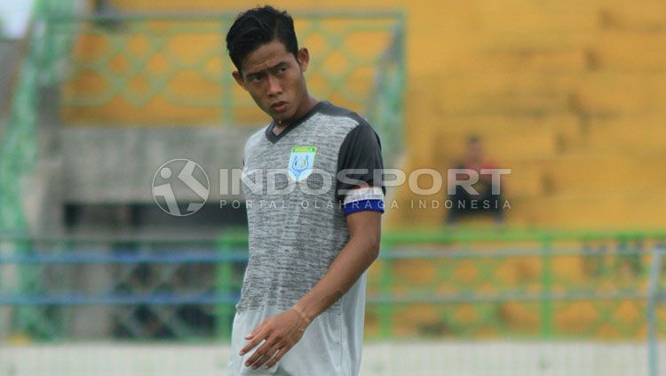 Lebaran tahun 2020 kali ini tidak banyak aktivitas yang bakal dilakukan pemain muda klub Liga 1 2020 Persela Lamongan, Birrul Walidain. Copyright: © Ian Setiawan/INDOSPORT