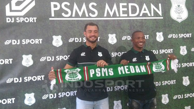 Dua pemain asing PSMS Reinaldo Lobo (Brasil) dan Sadney Urikhob (Namibia). Copyright: © Kesuma Ramadhan/INDOSPORT