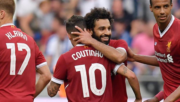 Philippe Coutinho dan Mohamed Salah. Copyright: © The World Game - SBS
