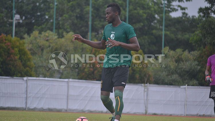 Pemain asing asal Mali yang memperkuat Sriwijaya, Mamadou N’Diaye. Copyright: © Muhammad Effendi/INDOSPORT