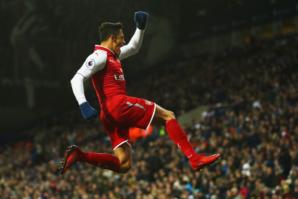 Alexis Sanchez dikabarkan akan segera berkostum Man United. Copyright: © Getty Images